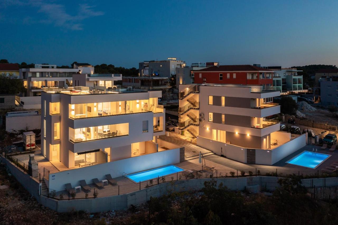 Apartment Alegria In Okrug With Heated Pool, Sea View, Jacuzzi, Wifi Trogir Exterior foto